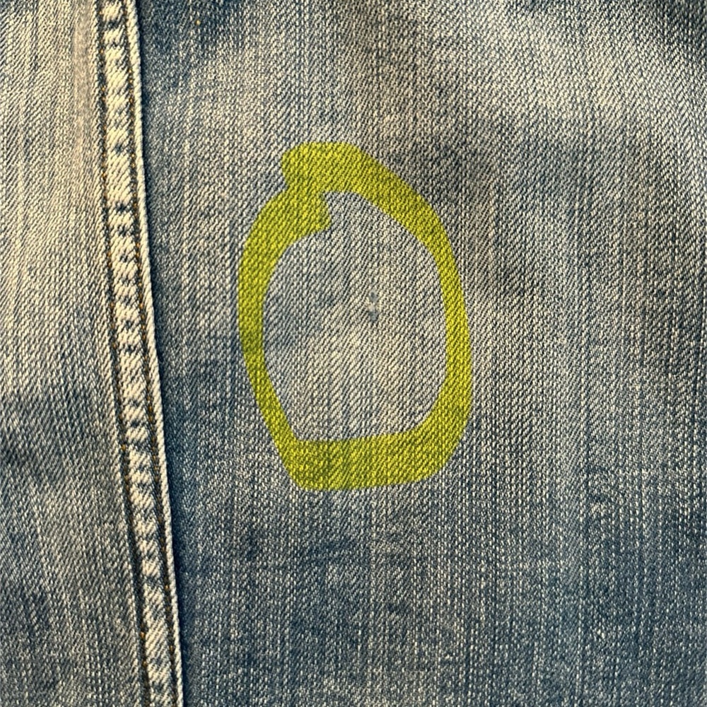 LEVI’S Premium Trucker Jacket, Light Wash - Picture 5 of 5